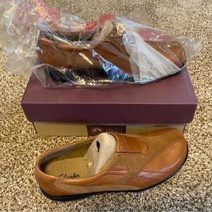 NIB Clarks Bendables Bingo Q Tan Flat Loafers